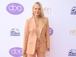 Molly Sims Offers These 5 Crucial Date-Night Style Advice for Women Over 50