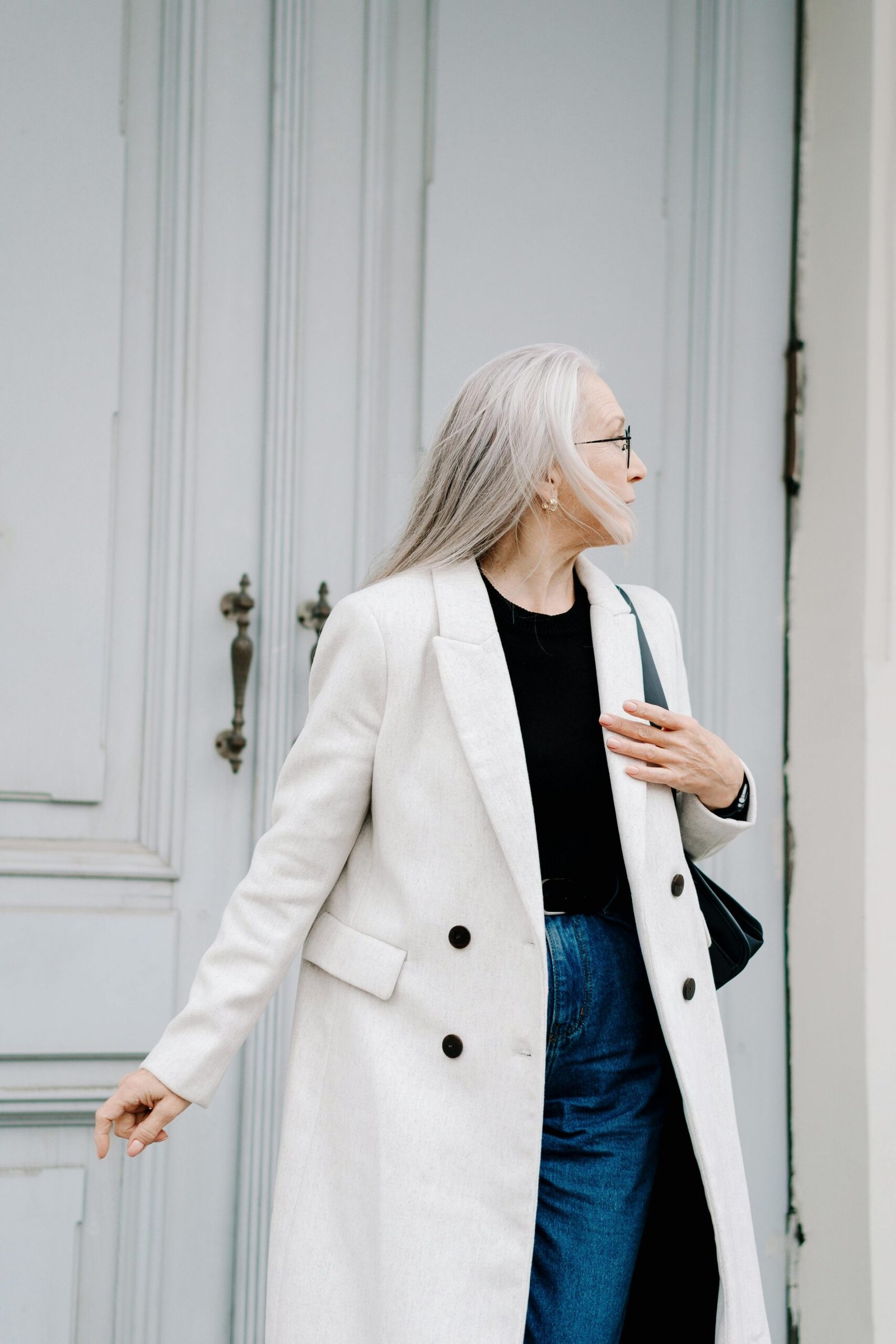 The Art of Aging Gracefully: Beauty and Style Advice for Seniors